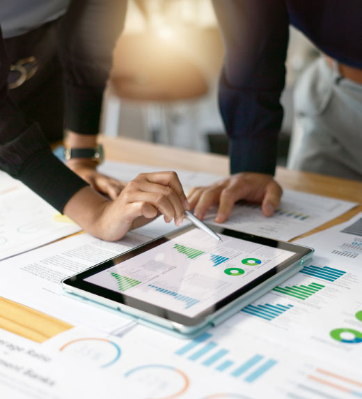 The Data Advantage: Unlocking Data Insights that Drive Growth and Investment